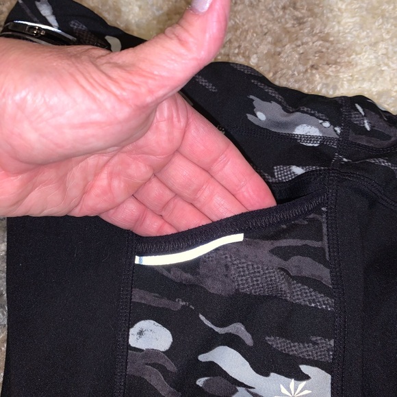 Athleta capri workout pants - Picture 5 of 6